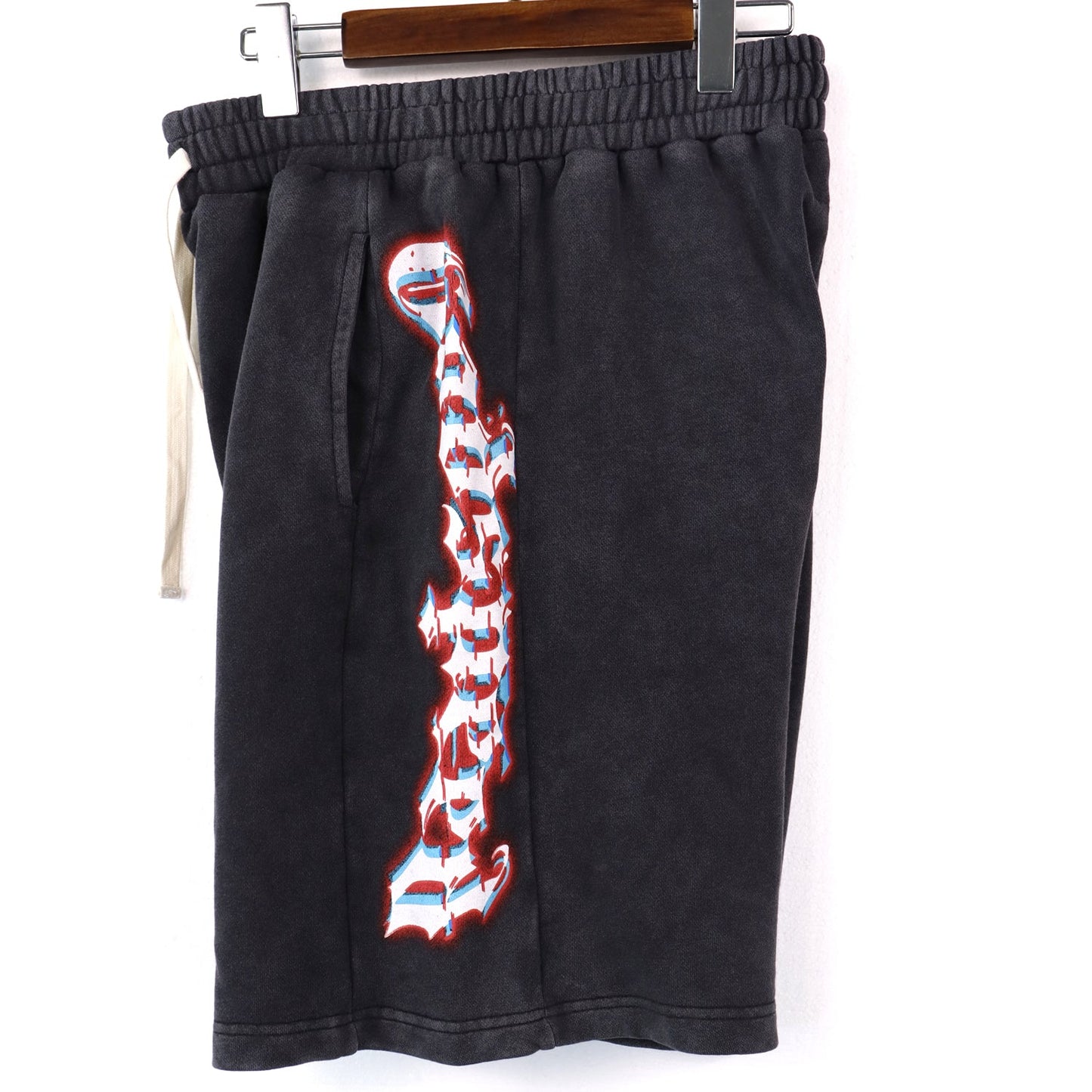 NEW Shorts 8770